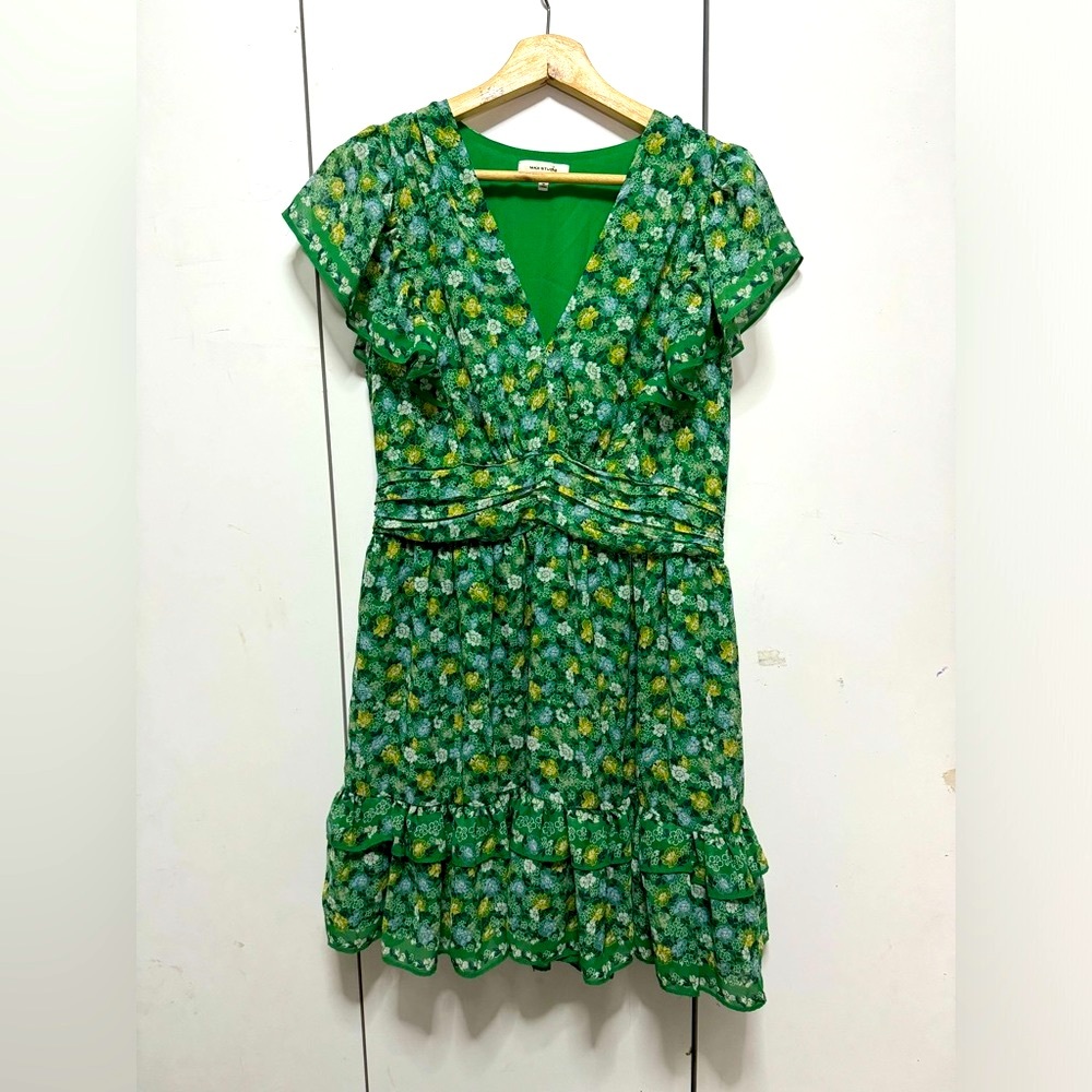 Max Studio Chiffon V-Neck Flutter
Sleeve Short Dress Green